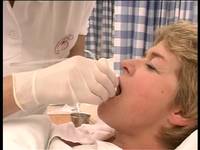 Link til Sykepleie - sug av munnhule og svelg